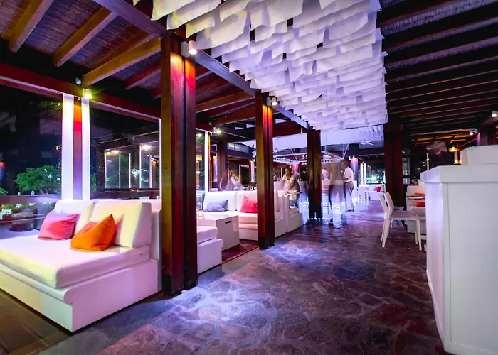 Capo Bay Hotel Protaras