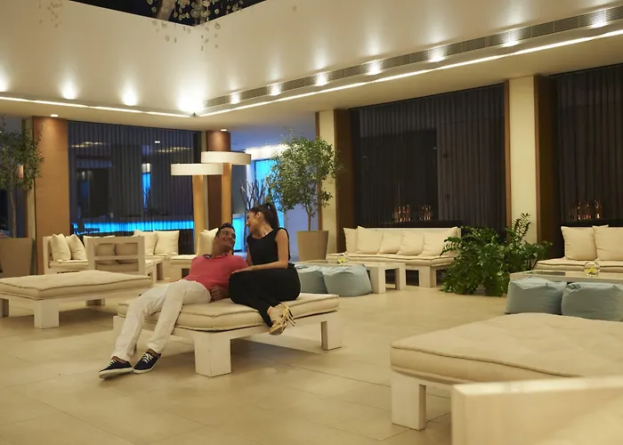 Capo Bay Hotel Protaras